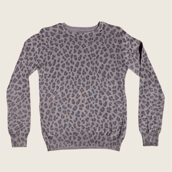 Forever 21 Men Grey Cheetah Sweater - Picture 1 of 4